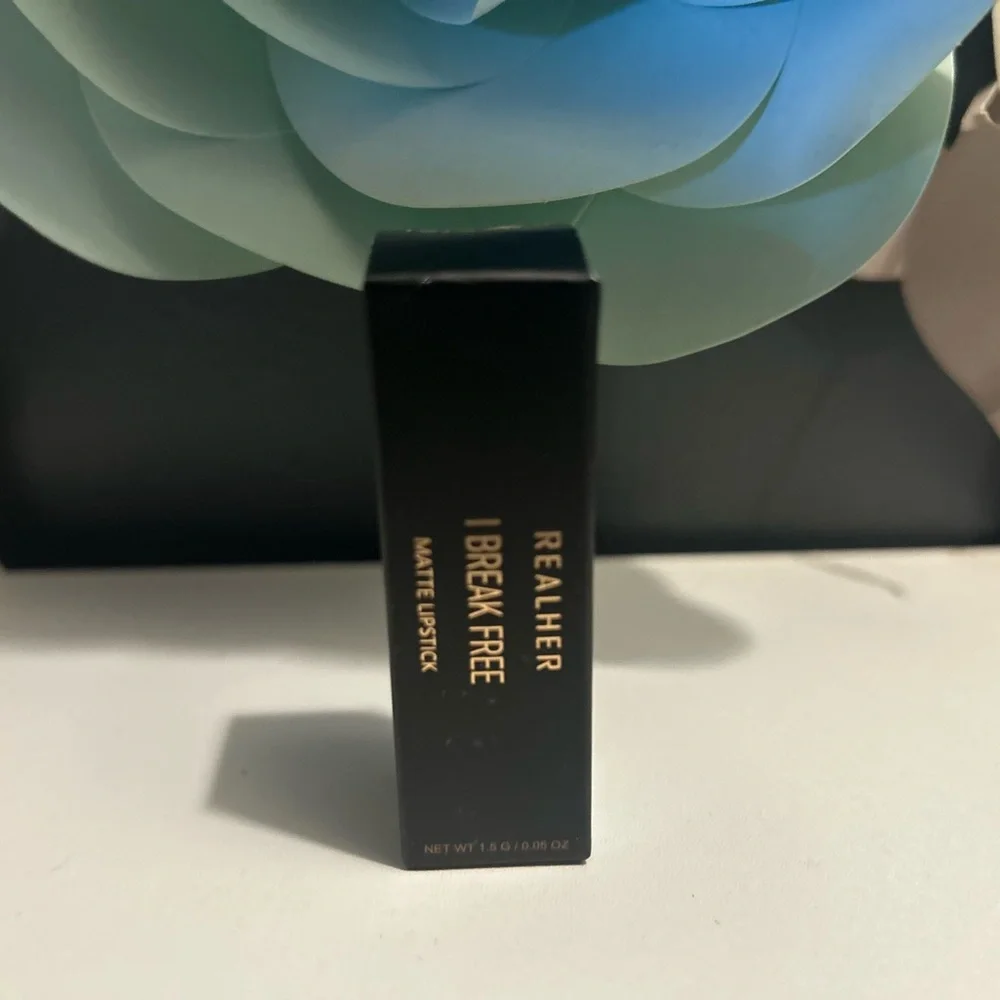 🌹 REALHER Break Free Matte Lipstick | Praline Rose | Rare & HTF